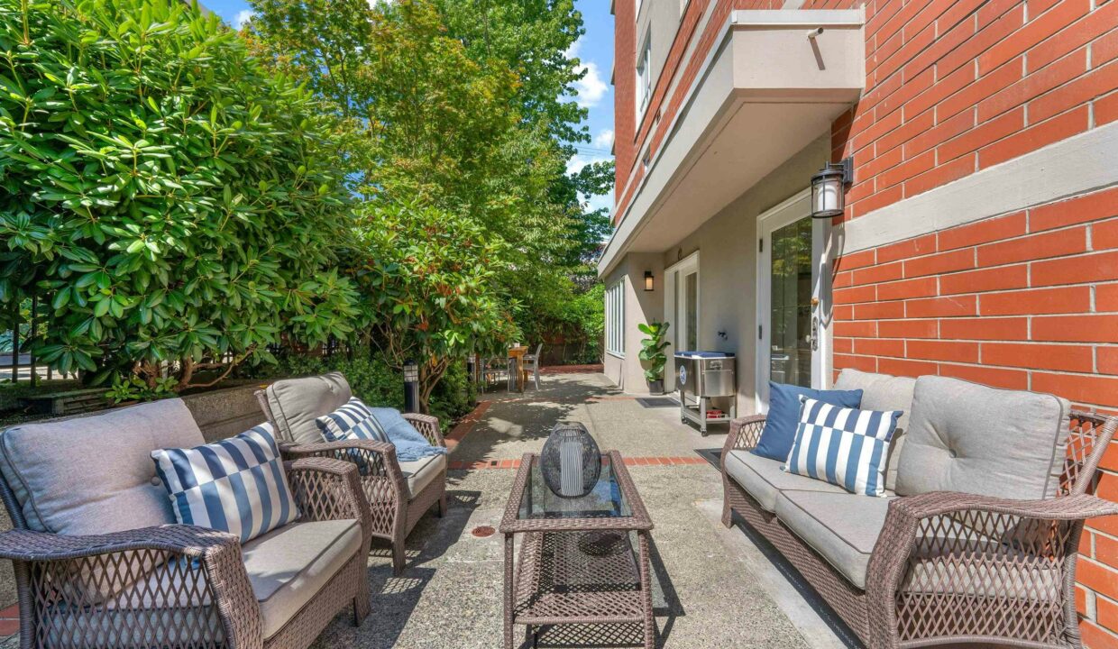 00_1d2625dc434d8f6f04ebac9d07bfd22d