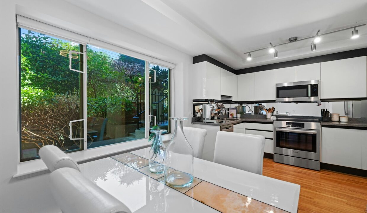 00_cd57debfb02de0f3e9305ccc6159a0d4