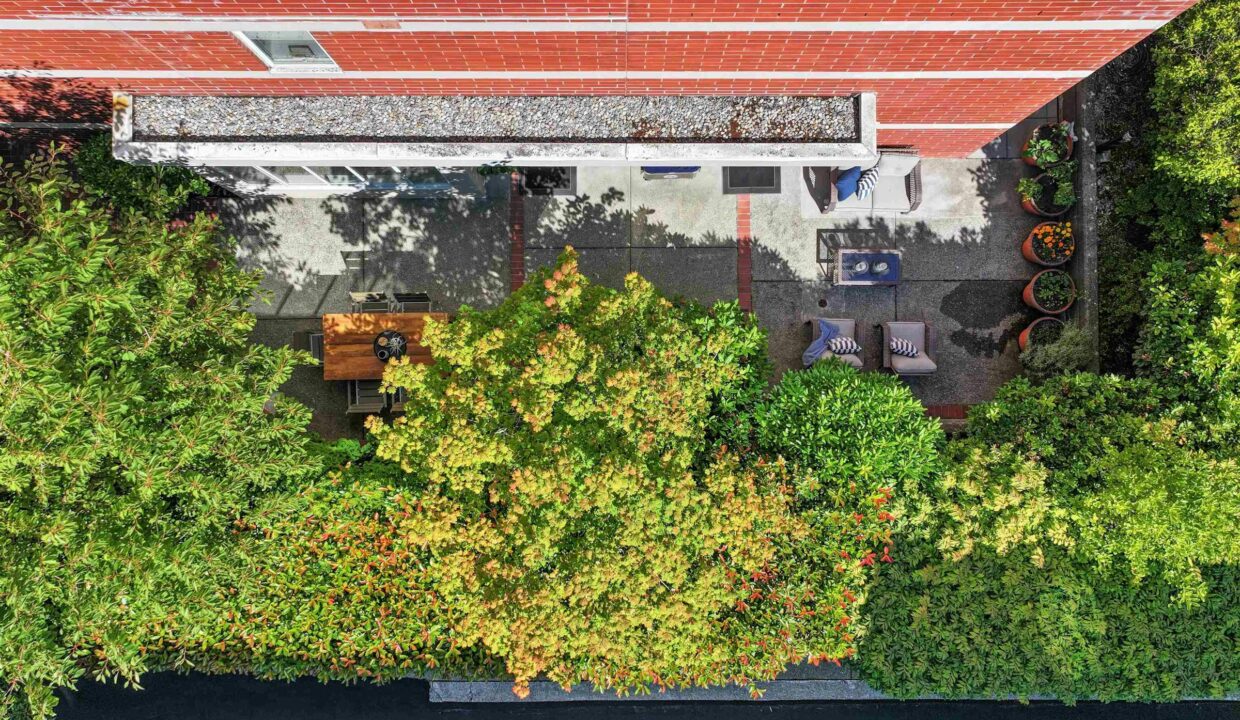 00_e93896e4a02c1d0e6b692ce989123d18