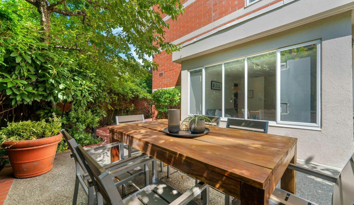 00_f4055cec39d8d4b612c265d96459705b